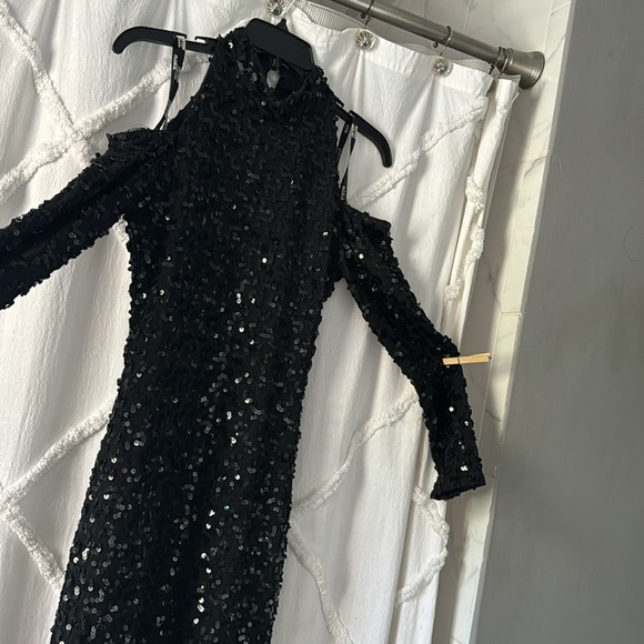 Black sequined dress, long sleeves, off the shoulder, turtleneck all in one! - Picture 7 of 7